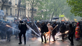 В Париже начались стычки между полицией и демонстрантами