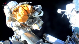 Космонавтам удалось подключить шлюзовую камеру на модуле "Наука"