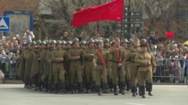 Больше 1000 человек прошли по центру Иркутска в парадных расчетах
