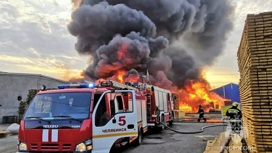 Появились кадры тушения крупного пожара в Челябинске