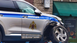 Такси и автомобиль Росгвардии не поделили дорогу в центре Москвы