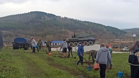 В Петровске-Забайкальском высадили 100 саженцев деревьев в рамках акции "Сад Памяти"
