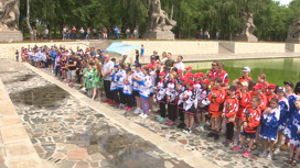 32 команды из разных регионов России принимают участие в финале "Золотой шайбы" в Волгоград