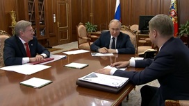 Путин обсудил с Савельевым и Белозеровым ситуацию с транспортом в новых регионах