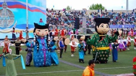 В Бурятии ростовые куклы украсили праздник, посвященный 100-летию республики