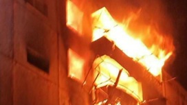 В результате обстрелов в Шебекине загорелась жилая пятиэтажка