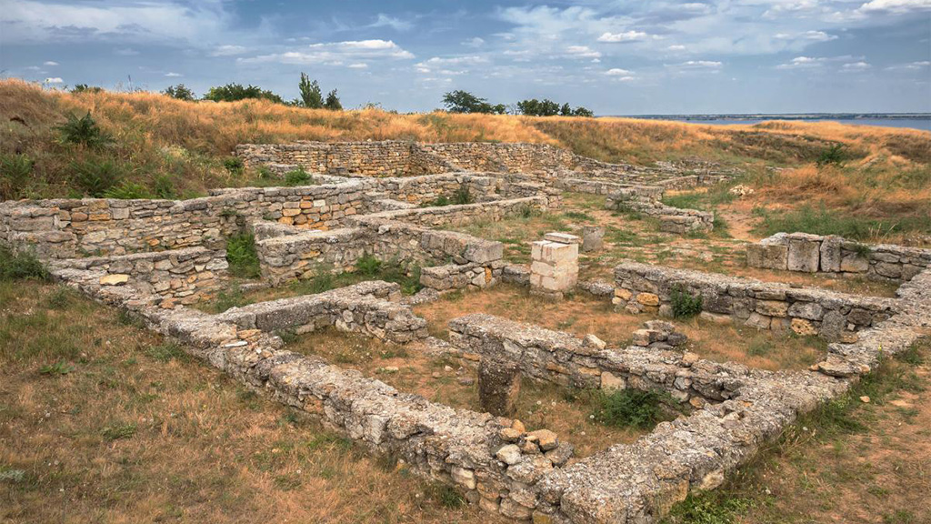 Руины древнегреческой колонии Ольвия на берегах Буга. Фото с сайта relax.com.ua