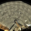 Фотография лунной поверхности, сделанная камерой зонда.