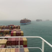 Застрявший контейнеровоз частично освободил Суэцкий канал