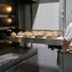 Все грани кризиса: испанские пекари выключили печи, Кличко попросил одеяла