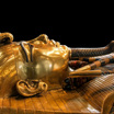 Саркофаг Тутанхамона, сделанный из листового золота.
