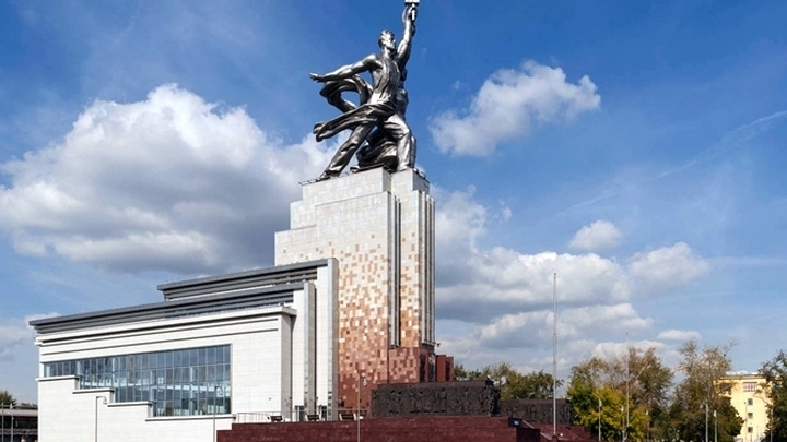 В выставочном центре