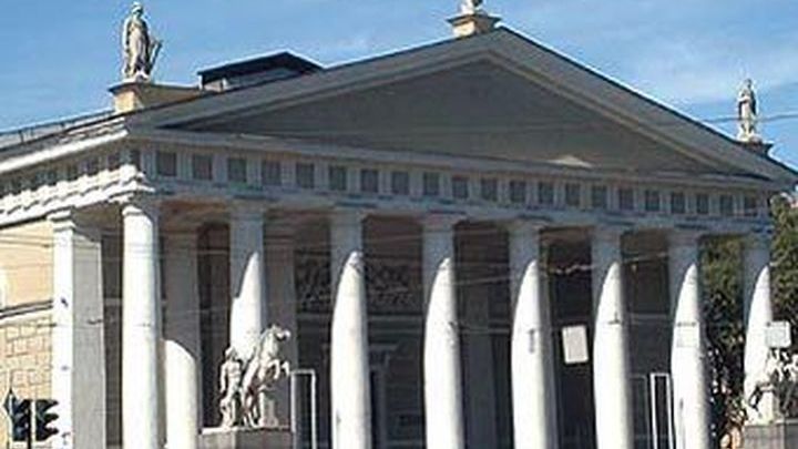 В здании Конногвардейского манежа на Исаакиевской площади Петербурга случился пожар
