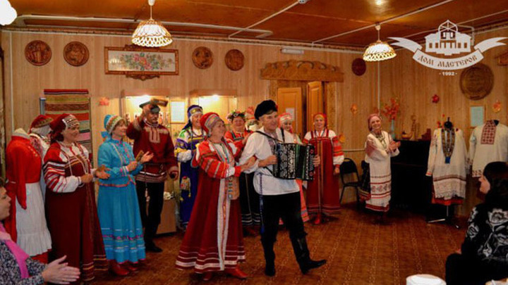 В калужском Доме мастеров проходит выставка народного костюма
