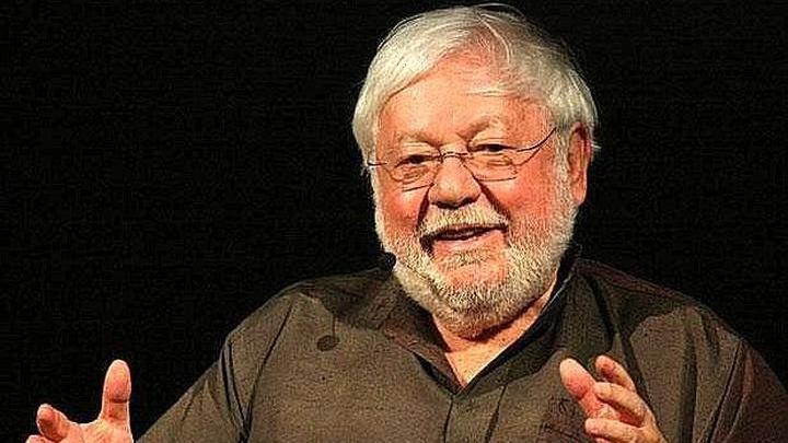 Умер итальянский актер, писатель и режиссер Паоло Вилладжо