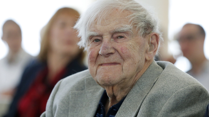 Писатель Даниил Гранин умер на 99-м году жизни