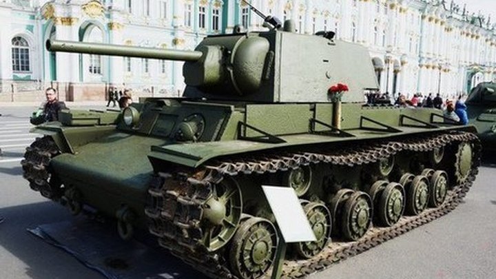 Выставка военной техники пройдет на Дворцовой площади