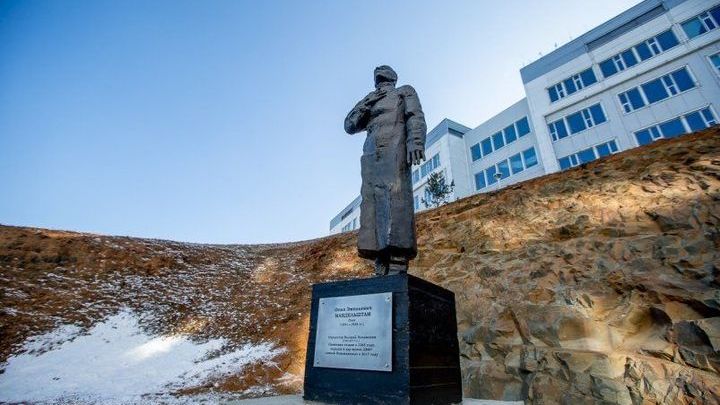 В Приморье открыли памятник Осипу Мандельштаму