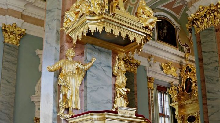 В Санкт-Петербурге завершается реставрация кафедры Петропавловского собора