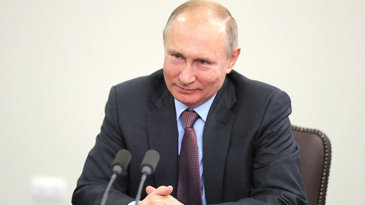 Владимир Путин распределил гранты в сфере культуры и искусства