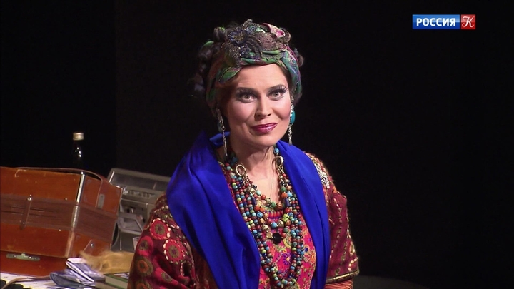 В театре имени Вахтангова начались премьерные показы спектакля «Баба Шанель»