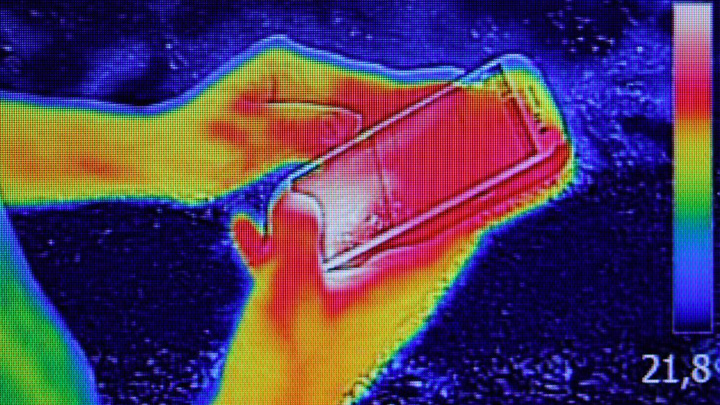 "Опасное излучение" от iPhone и Samsung Galaxy опровергли официальным тестом