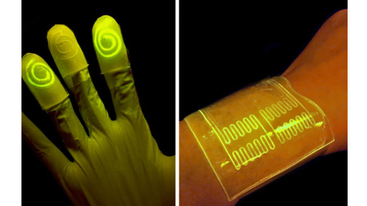Перчатки из "живого материала" светятся при контакте с нужными химическими веществами