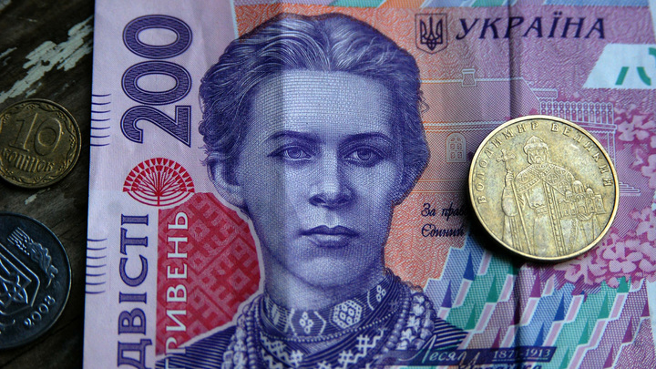 Украинская гривна рухнула: бегут не только олигархи