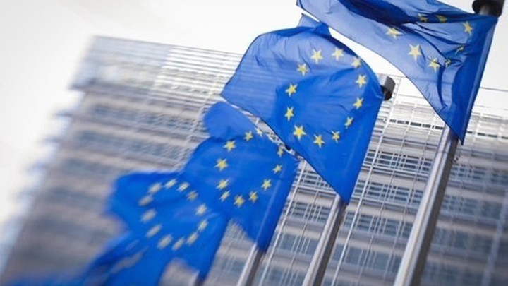 Еврокомиссия предложит признавать обход санкций против России преступлением