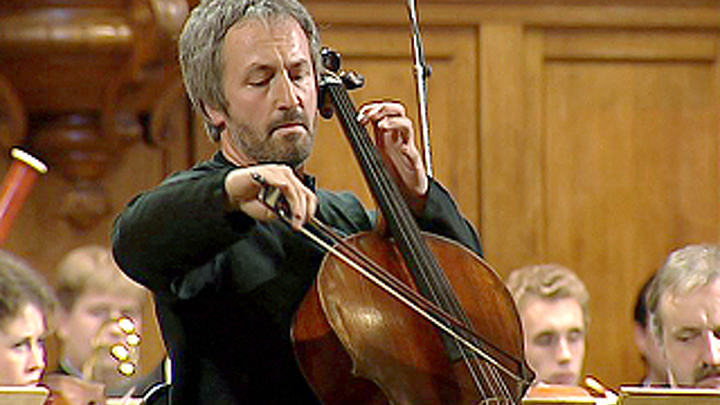 В Москве дал концерт знаменитый виолончелист Марио Брунелло