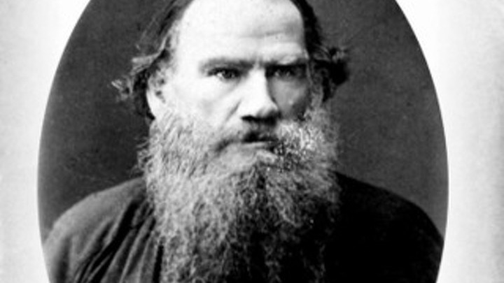 Личные вещи Льва Толстого и книги из его библиотеки покажут на выставке в Пекине