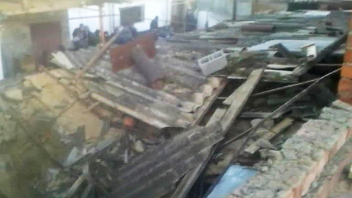 Буйнакск: дом обрушился, штурм приостановлен
