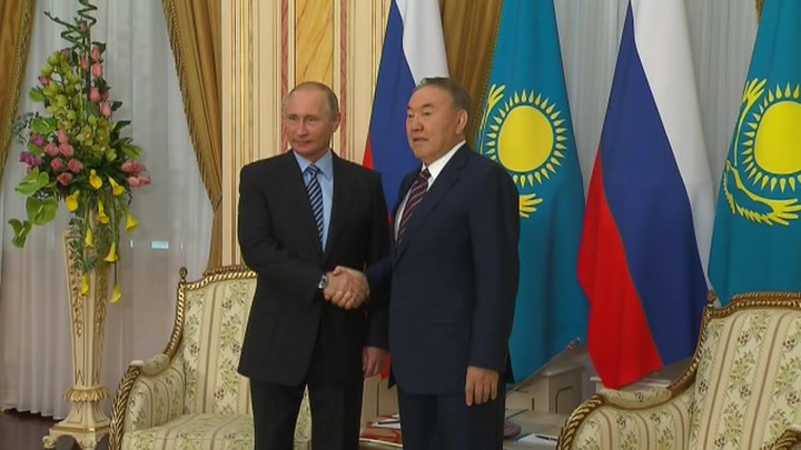 У Путина теплые отношения и с Токаевым, и с Назарбаевым