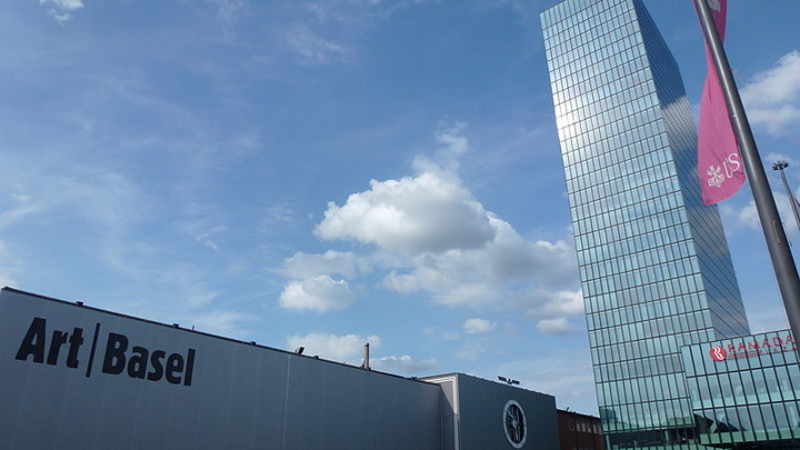 Выставку искусства Art Basel перенесли на осень