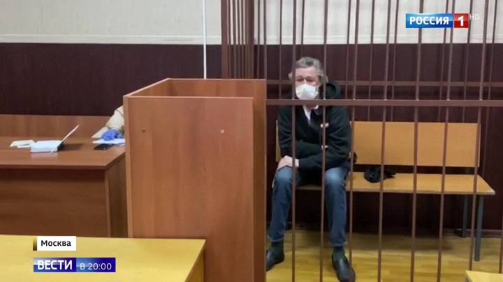 Ефремов в зале суда: 