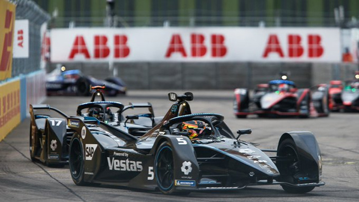 Формула-Е. Вандорн и Mercedes выиграли финальную гонку сезона