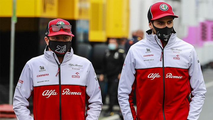 Формула-1. Alfa Romeo продлила контракты с Райкконеном и Джовианцци