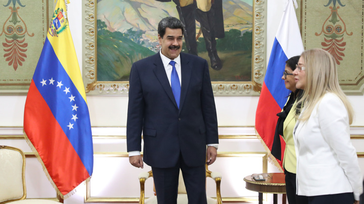 Мадуро надеется весной посетить Россию