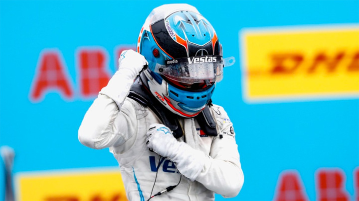 "Формула-Е". Mercedes де Вриса выиграл гонку в Валенсии