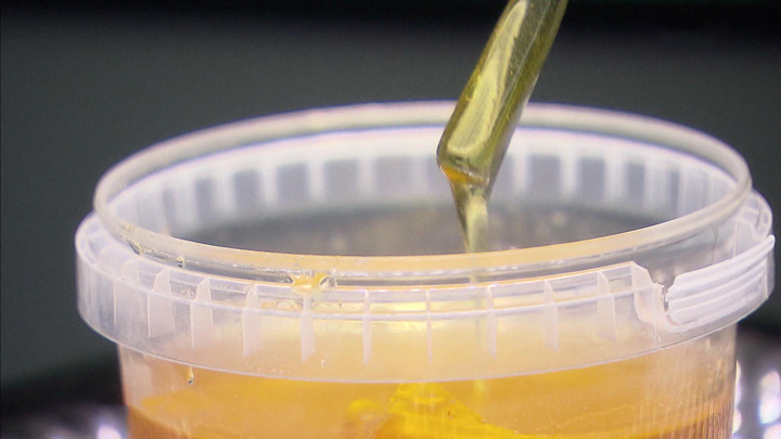 Чай с диоксидином: в лечебном мёде обнаружены синтетические лекарства
