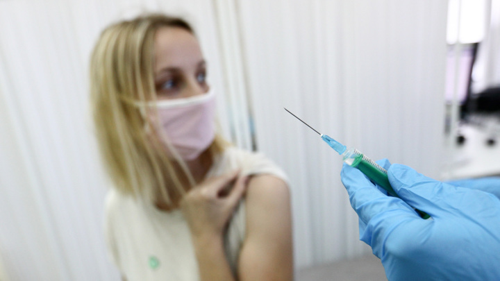 Минздрав назвал причины медотводов от ковид-прививок