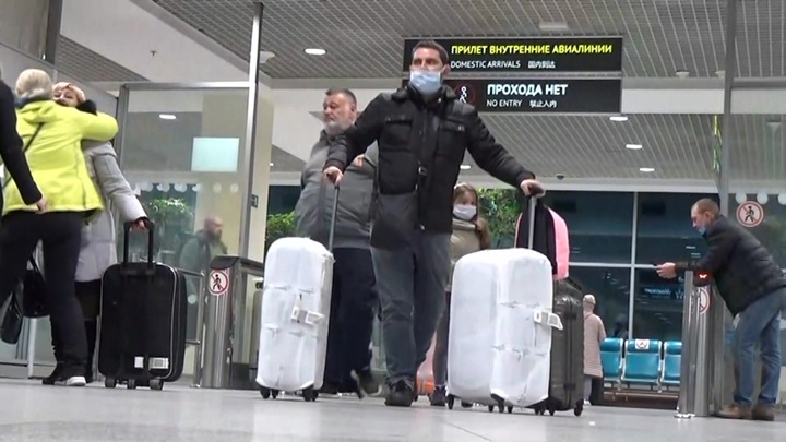 Московские аэропорты работают штатно в условиях снегопада