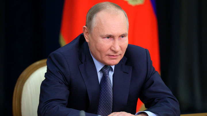 Путин поздравил ДОСААФ с 95-летием