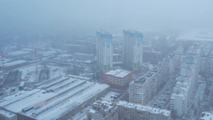 Блогер заснял на видео снежную бурю в Самаре