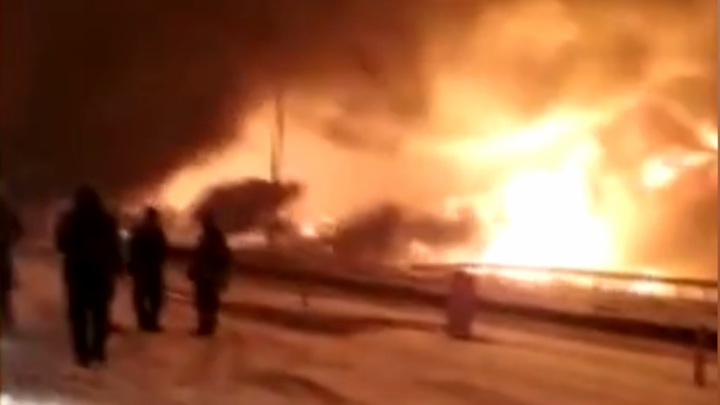 В Турции тушат пожар на нефтепроводе, начавшийся после взрыва