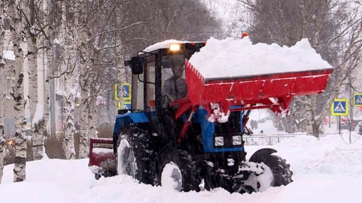 В Архангельске ликвидируют последствия снегопада