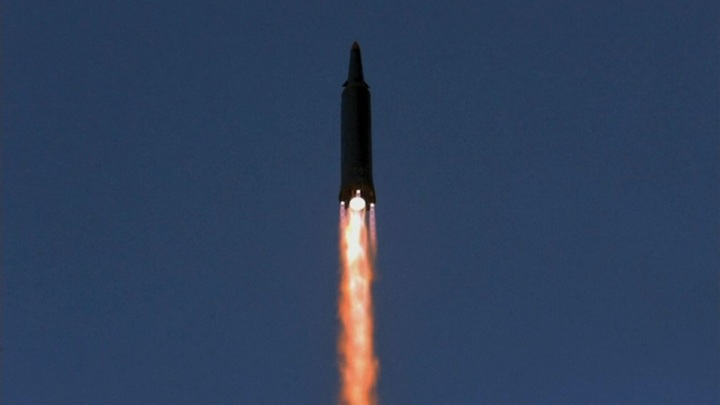 Пхеньян запустил баллистическую ракету в сторону Японского моря