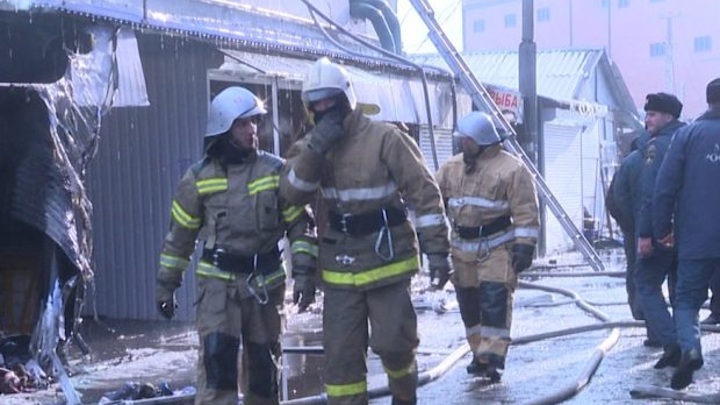 На рынке в Назрани произошел крупный пожар