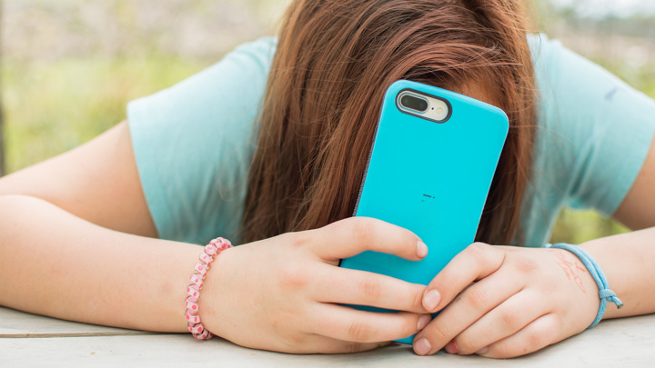 Выясняется, что в определённом возрасте влияние соцсетей на психику подростков может быть особенно негативным.