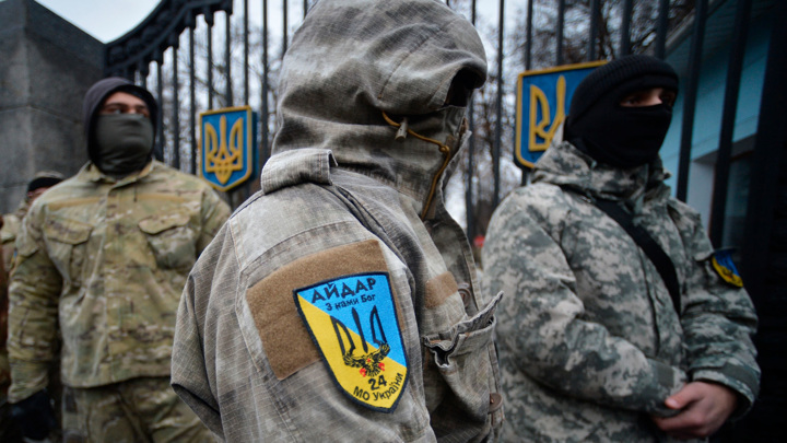 Украинский лидер насчитал "700 тысяч людей, которые воюют"